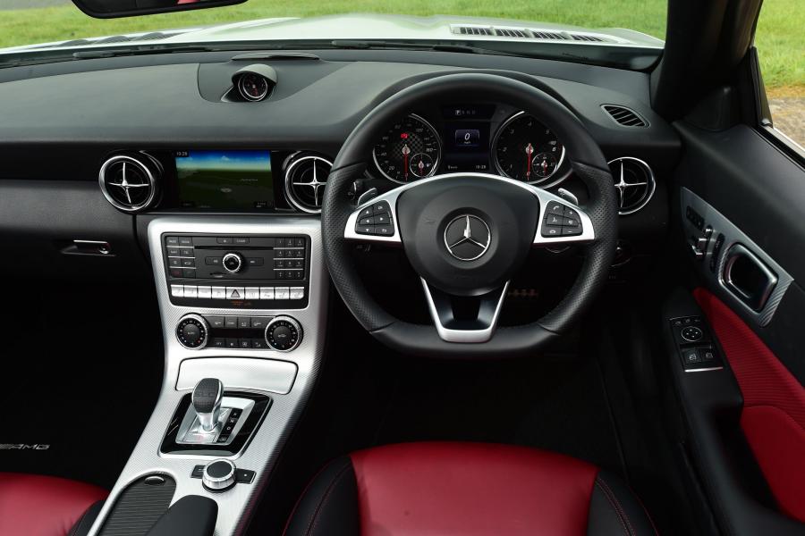  Mercedes-Benz SLC250 d AMG Line 2016 года  (UK) (фото 8 из 9)